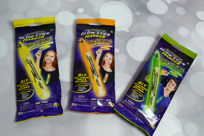 Glow Stick Markers #FAMChristmas