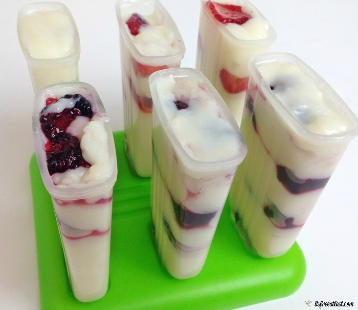 Homemade Vanilla Pudding Pops with Berries process