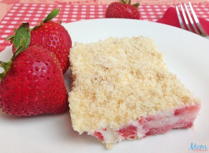 #12Daysof Sweet Summer Treats- Day 3- Strawberry Crunch Bars - It's ...