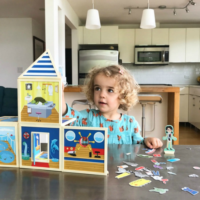 Build and Imagine Marine Rescue Center for fun Imaginary Play