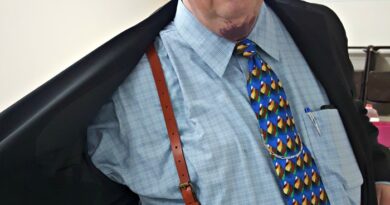 Suspenders Help Men Make a Fashion Statement