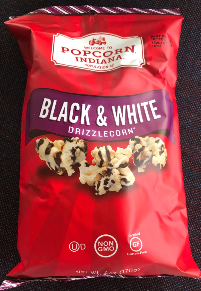 Popcorn Indiana Black and White Drizzlecorn