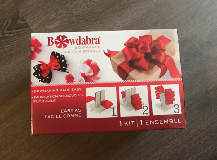 Make Beautiful Holiday Bows Easily with Bowdabra #MegaChristmas19 #bowdabra  - It's Free At Last